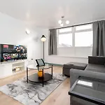 Luxury Urban Oasis In West Midlands